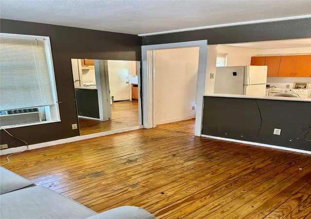 image of 1801 Chestnut Ave, Austin, TX 78702 | MLS# 4061121