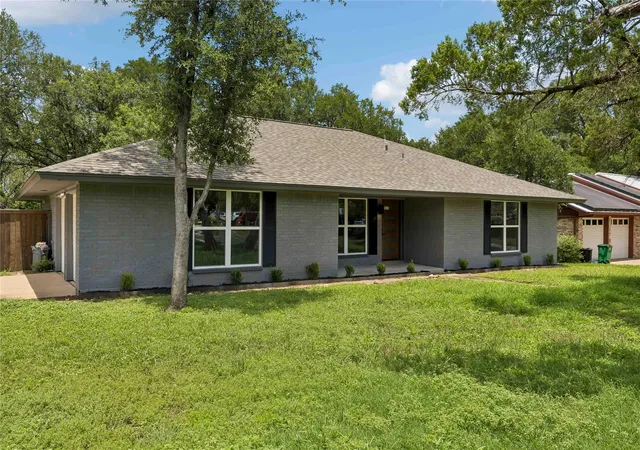 2nd image of 2306 Standish Dr, Austin, TX 78745 | MLS# 6871059