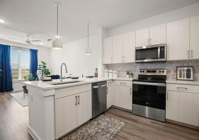 2nd image of 6324 N Lamar Blvd #212, Austin, TX 78752 | MLS# 9131093