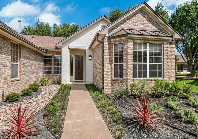 Photo 1 of Single family home for sale at 105 Stetson Cir, Georgetown, TX 78633 | MLS# 1093283 | Listing updated on 2026-09-17