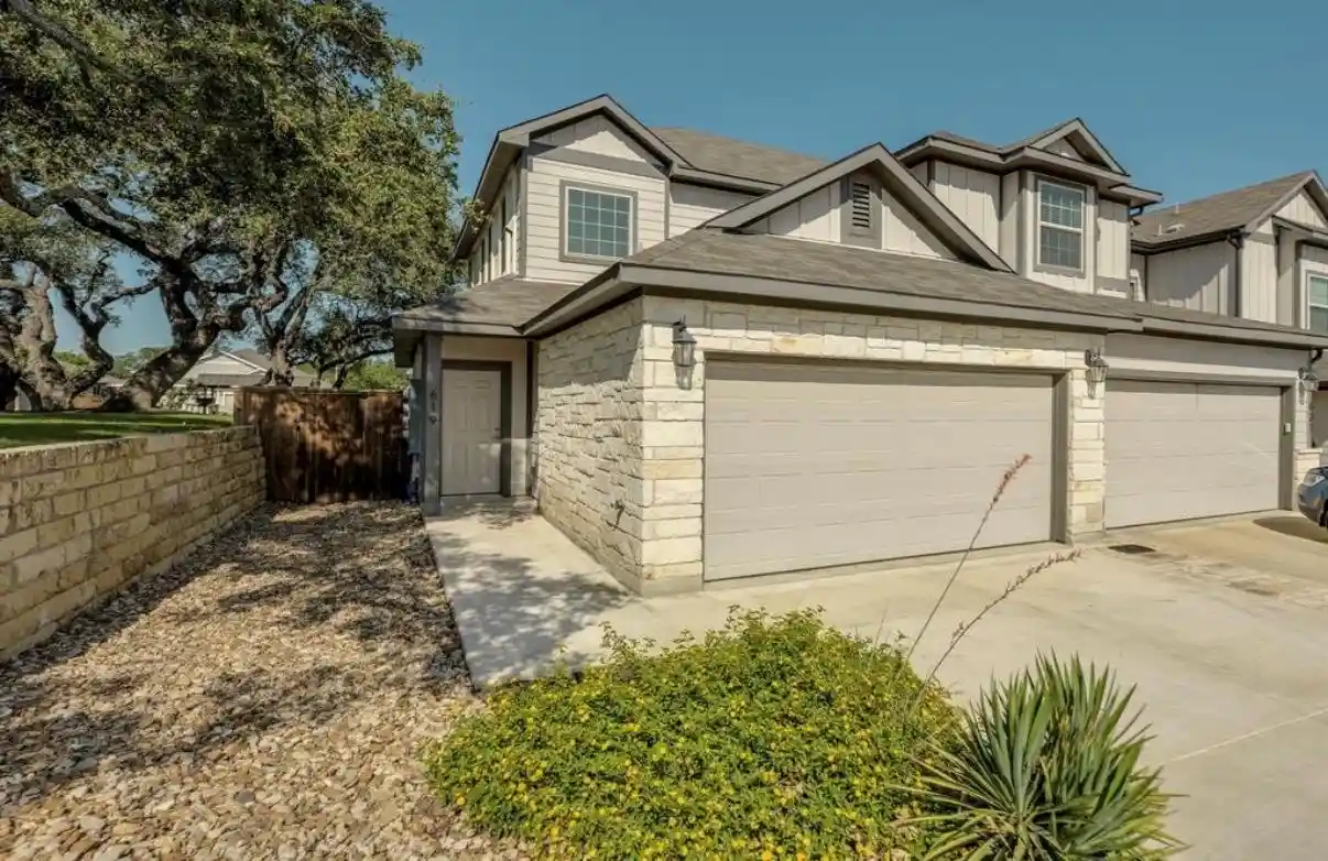 Listing Photo 1 - Condo for sale in 619 Parkline Dr located at 619 Parkline Dr, Georgetown, TX 78626 - Unit 619 Parkline Dr