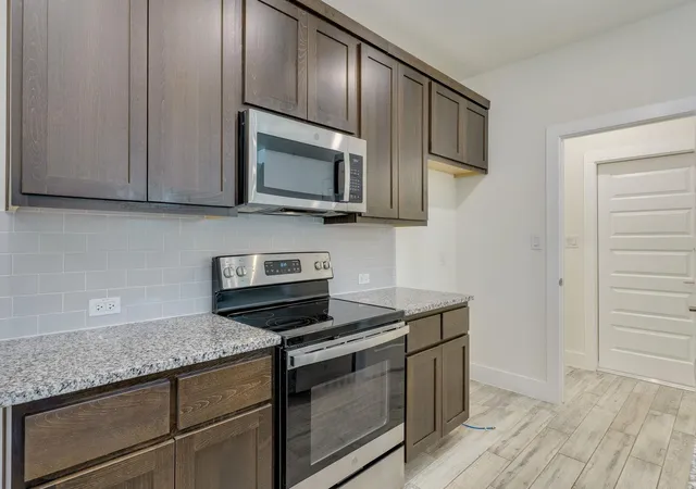 Listing Photo 5 - Condo for sale in building located at 619 Parkline Dr, Georgetown, TX 78626