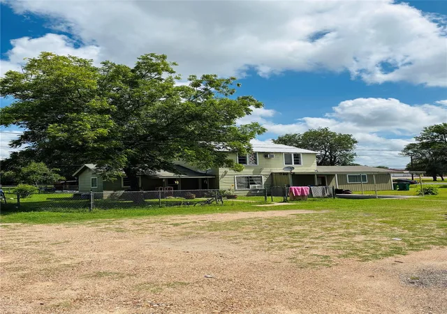 5th image of 927937 N Franklin St, La Grange, TX 78945 | MLS# 6291938
