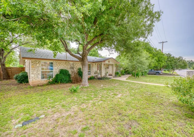 Homes for sale in Marble Falls, TX | 301 6th St, Marble Falls, TX 78654 | MLS# 6548913