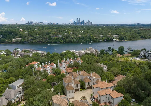 2nd image of 1910 Rue De St Tropez, Austin, TX 78746
