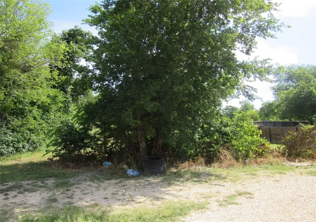 7th image of 748 W Elm St, Bartlett, TX 76511 | MLS# 6869986