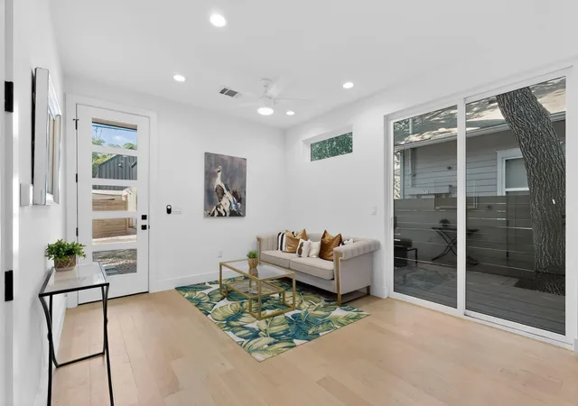 3rd image of 1708 Canterbury St #2, Austin, TX 78702 | MLS# 2969778