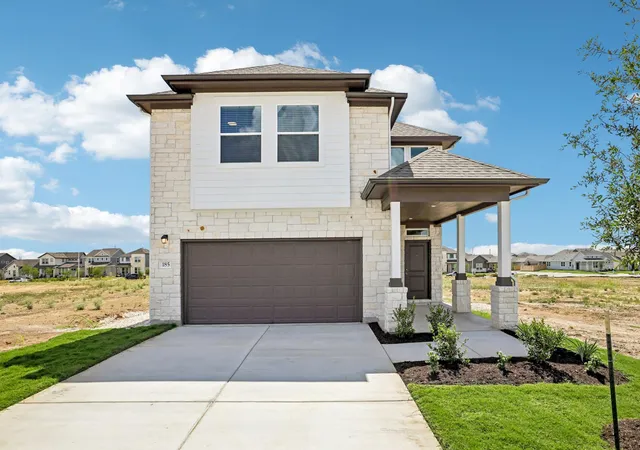 Photo 1 of Single family home for sale at 185 Young St, Lockhart, TX | MLS# 4182200 | Listing updated on 2026-10-16