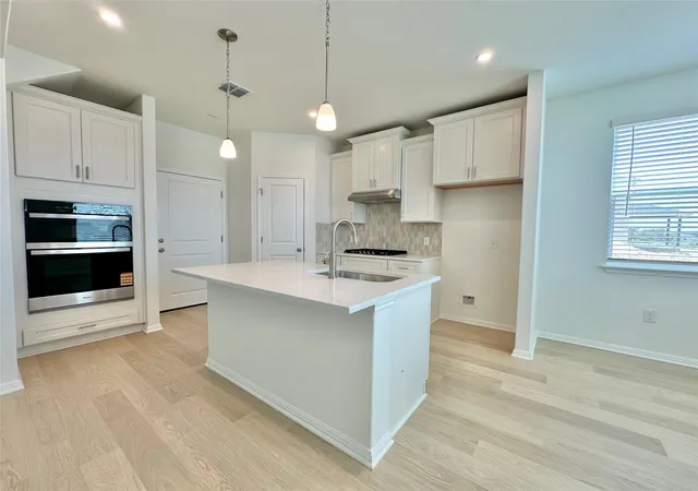 Photo 3 of Single family home for sale at 185 Young St, Lockhart, TX | MLS# 4182200 | Listing updated on 2026-10-08