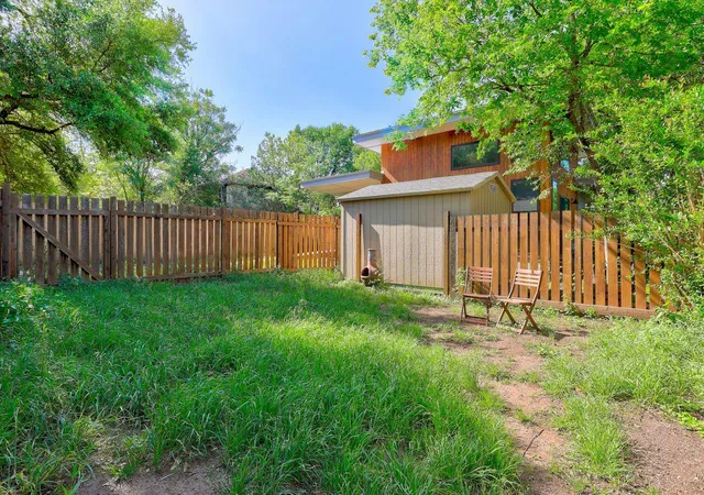 37th image of 809 E 44th St, Austin, TX 78751 | MLS# 1945768