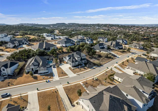 3rd image of 208 Lodestone Ln, Austin, TX 78738 | MLS# 1268808