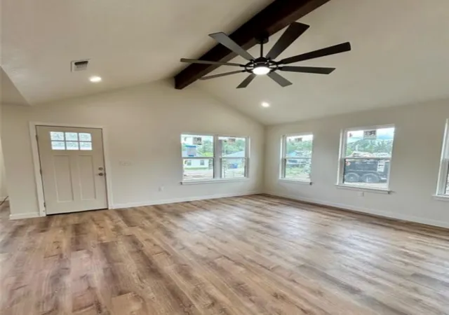 Photo 3 of Single family home for sale at 1127 Greenhill Dr, Canyon Lake, TX 78133 | MLS# 4328257 | Listing updated on 2026-08-05