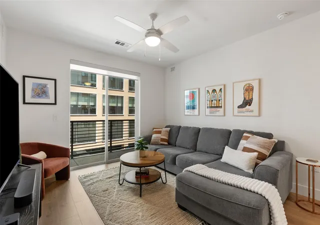 4th image of 1701 Simond Ave #305, Austin, TX 78723 | MLS# 3892558