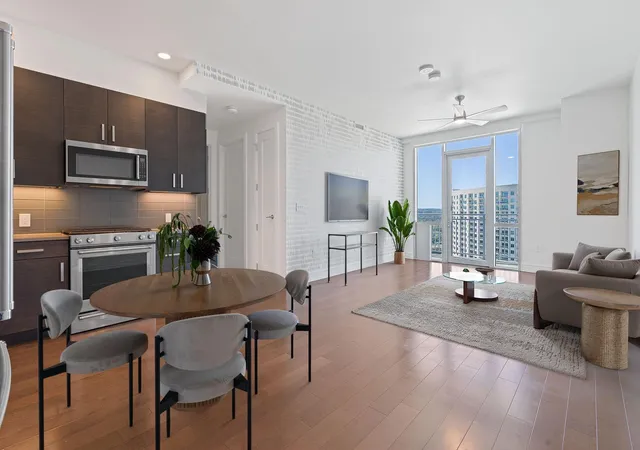 2nd image of 222 West Ave #1412, Austin, TX 78701 | MLS# 4683683