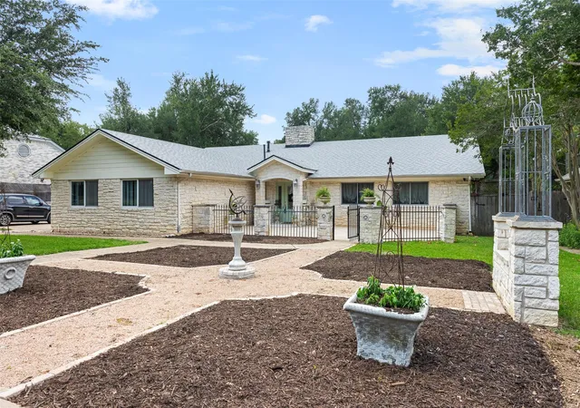 Homes for sale in Elgin, TX | 1102 N F Ave, Elgin, TX 78621 | MLS# 8786065
