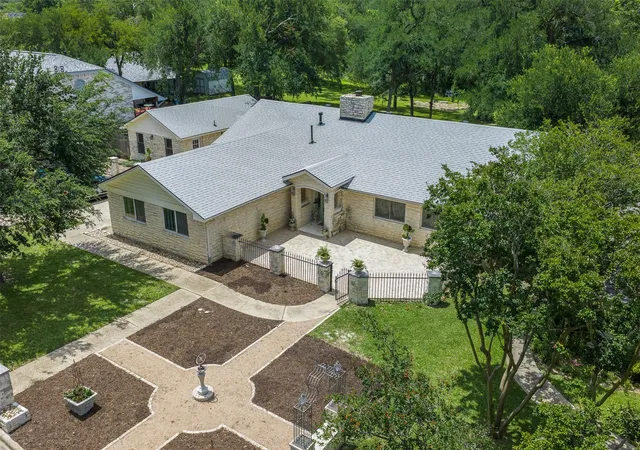 Homes for sale in Elgin, TX | 1102 N F Ave, Elgin, TX 78621 | MLS# 8786065