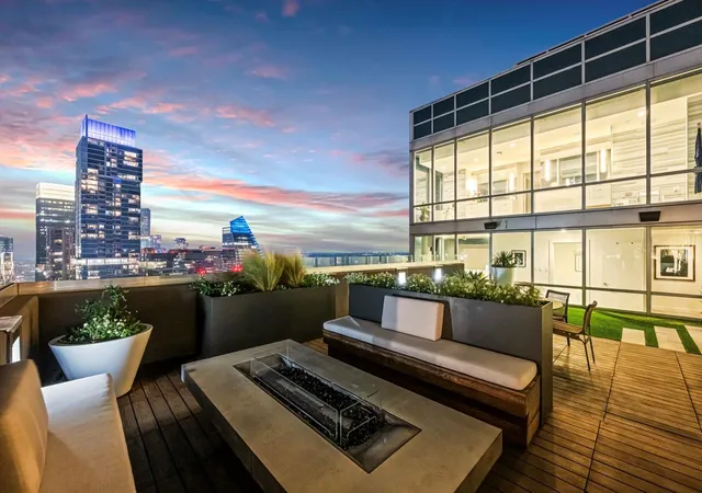 Photo 2 of Condo for sale at 300 Bowie St #PH2, Austin, TX 78703 | MLS# 9402622 | Listing updated on 2026-10-02