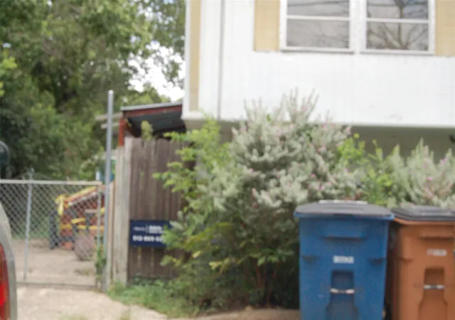 Photo 2 of Manufactured home for sale at 2102 Blue Meadow Dr, Austin, TX 78744 | MLS# 2606109 | Listing updated on 2026-09-14