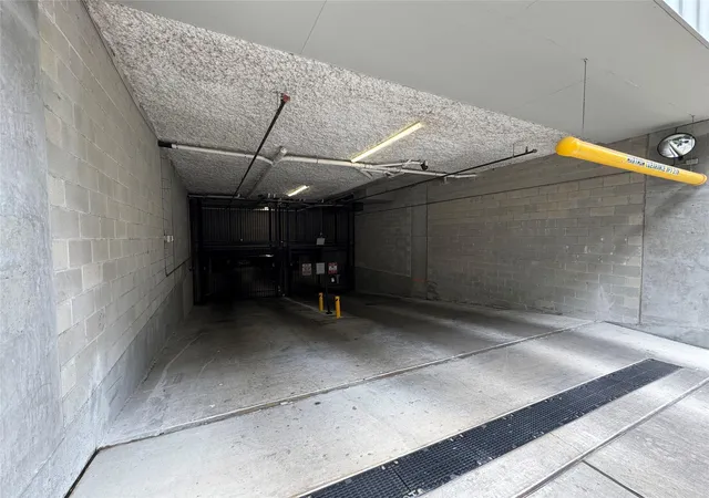 2nd image of 2500 Longview St, Austin, TX 78705