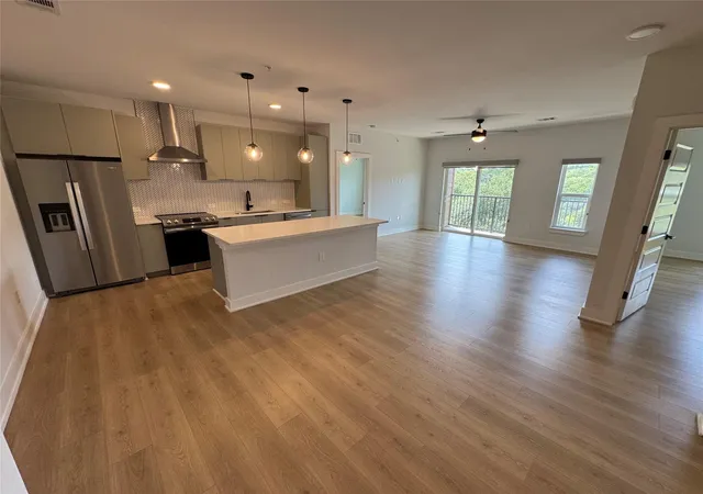 5th image of 2500 Longview St #302, Austin, TX 78705 | MLS# 5989719