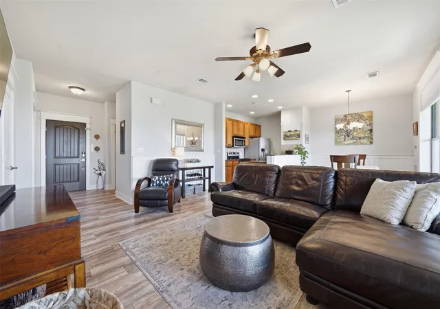 3rd image of 17808 Maritime Point Dr #302, Jonestown, TX 78645 | MLS# 7291421