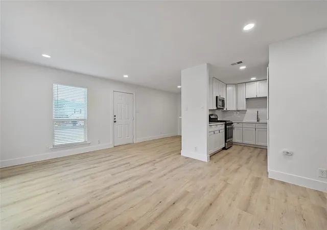 4th image of 2617 Ektom Dr, Austin, TX 78745 | MLS# 6351896