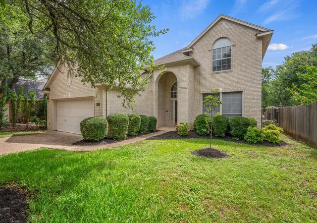 Photo 2 of Single family home for sale at 10004 Scull Crk Dr, Austin, TX 78730 | MLS# 5179609 | Listing updated on 2026-08-08