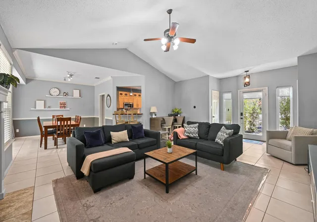 3rd image of 12047 Lincolnshire Dr, Austin, TX 78758 | MLS# 2548161