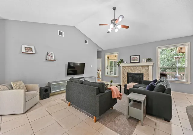 4th image of 12047 Lincolnshire Dr, Austin, TX 78758 | MLS# 2548161