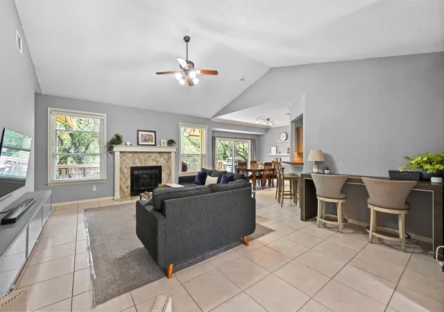5th image of 12047 Lincolnshire Dr, Austin, TX 78758 | MLS# 2548161
