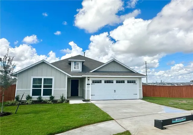 Photo 1 of Single family home for sale at 131 Spiny Lizard Ln, San Marcos, TX 78666 | MLS# 2939836 | Listing updated on 2026-09-23