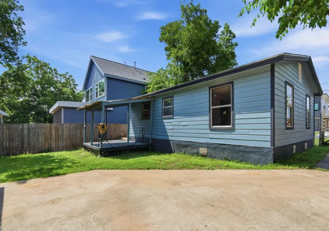 Single family home for sale at 312 Blackson Ave, Austin, TX 78752 | MLS# 8719301