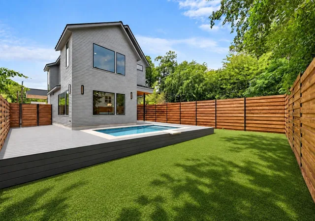 Photo 1 of Single family home for sale at 932 E 53rd Street, Austin, TX 78751 | MLS# 9199032 | Listing updated on 2026-10-27
