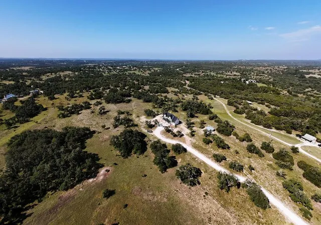 Homes for sale in Wimberley, TX | 813 Verde Vista Dr, Wimberley, TX 78676 | MLS# 6870364