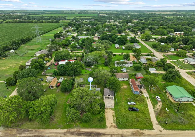 Homes for sale in Martindale, TX | 205 Skycrest Dr, Martindale, TX 78655 | MLS# 1438371