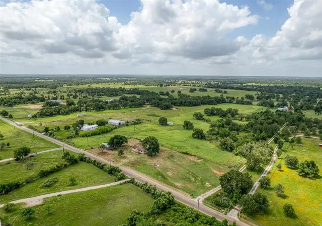 Homes for sale in Elgin, TX | 307 N County Line Rd, Elgin, TX 78621 | MLS# 8834525