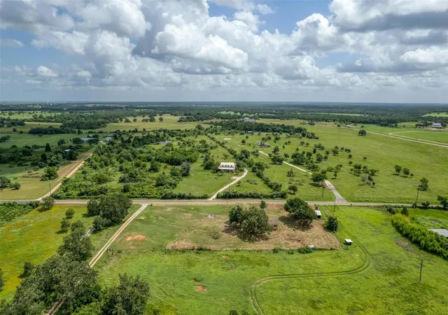 Homes for sale in Elgin, TX | 307 N County Line Rd, Elgin, TX 78621 | MLS# 8834525