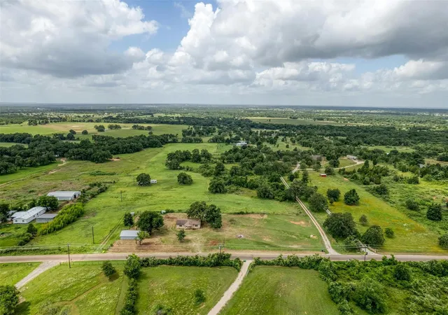 Homes for sale in Elgin, TX | 307 N County Line Rd, Elgin, TX 78621 | MLS# 8834525