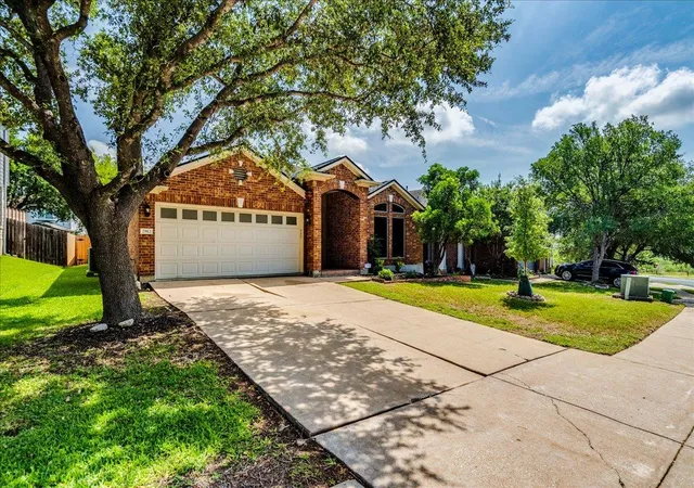 Photo 2 of Sale Pending at 2912 Lynnbrook Dr, Austin, TX 78748 | MLS# 6976546 | Listing updated on 2026-09-02
