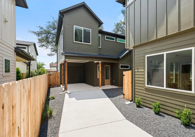 2nd image of 6409 Bradsher #C, Austin, TX 78745 | MLS# 8238077