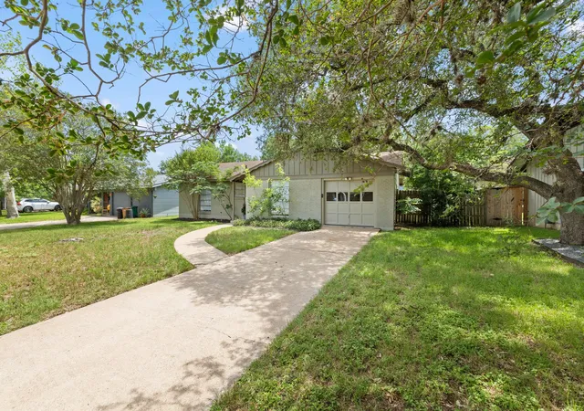 1st image of 2015 Fair Oaks Dr, Austin, TX 78745 | MLS# 8566963