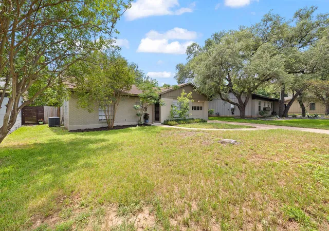 3rd image of 2015 Fair Oaks Dr, Austin, TX 78745 | MLS# 8566963