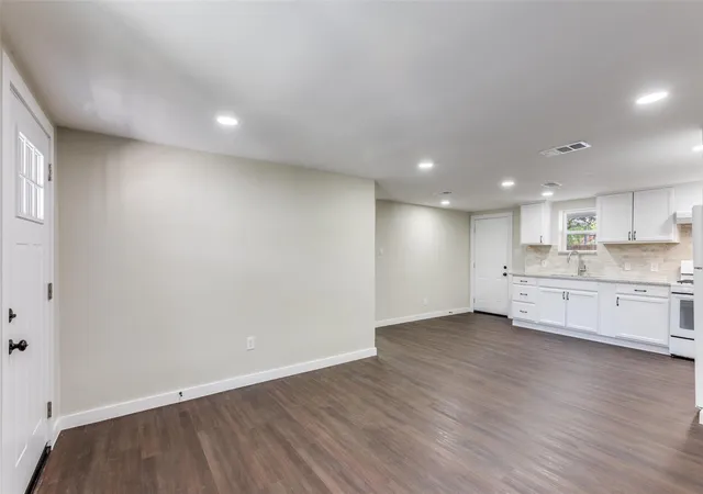 21st image of 1118 Spur St, Austin, TX 78721 | MLS# 3483537