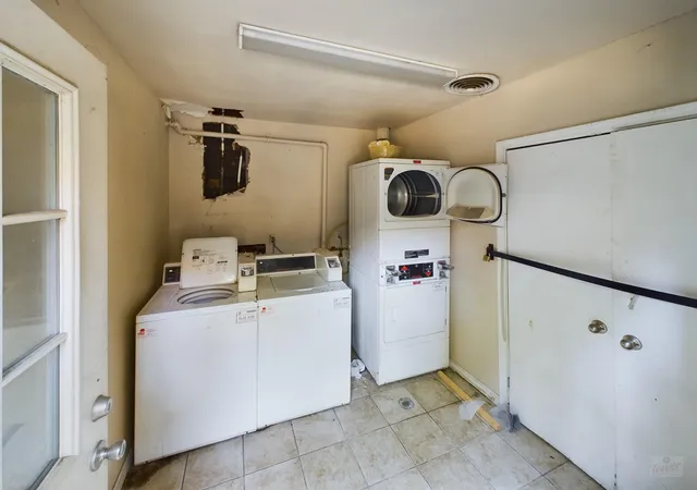 2nd image of 803 W 28Th St, Austin, TX 78705