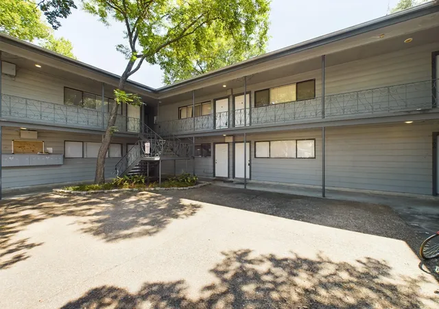 2nd image of 803 W 28th St #202, Austin, TX 78705 | MLS# 3360855