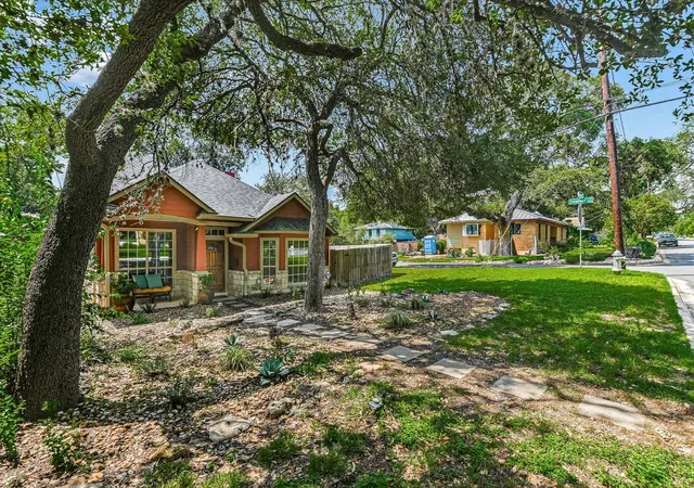 Photo 2 of Single family home for sale at 915 Garner Ave, Austin, TX 78704 | MLS# 1082332 | Listing updated on 2026-09-15