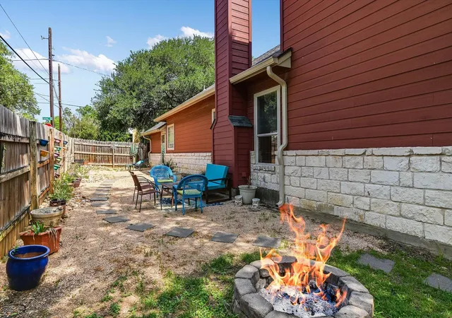 Photo 3 of Single family home for sale at 915 Garner Ave, Austin, TX 78704 | MLS# 1082332 | Listing updated on 2026-09-15