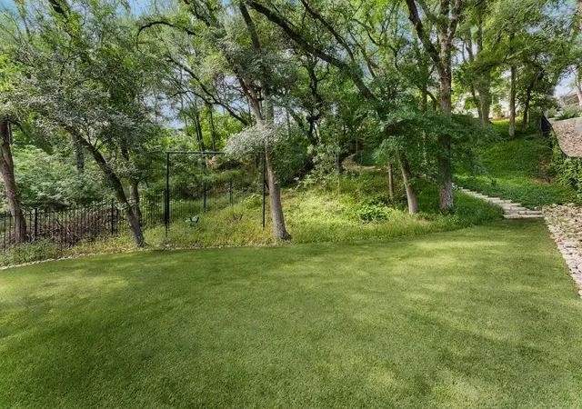 Photo 26 of Single family home for sale at 1015 Gaston Ave, Austin, TX 78703 | MLS# 9454830 | Listing updated on 2026-09-23