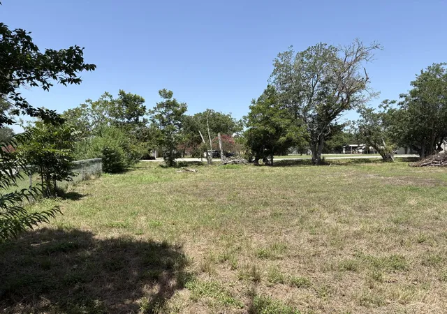 2nd image of 117 Gonzales St, Paige, TX 78659 | MLS# 6525900