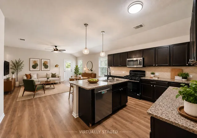 Photo 3 of Single family home for sale at 533 Luna Vista Dr, Hutto, TX 78634 | MLS# 8760989 | Listing updated on 2026-10-21